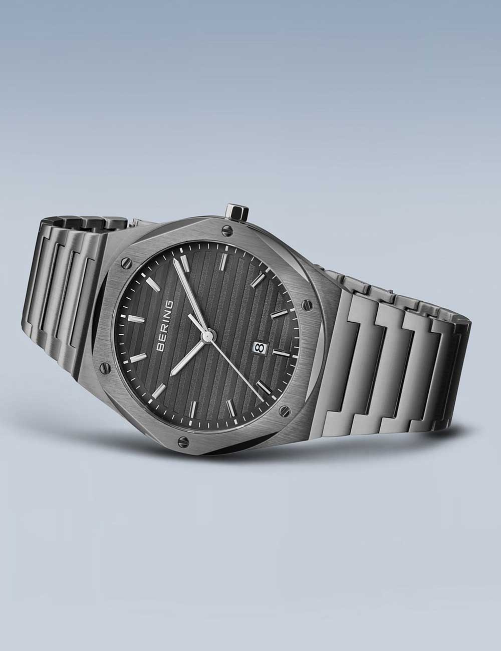 Bering 19742-777 men's watch Classic 42mm 10ATM