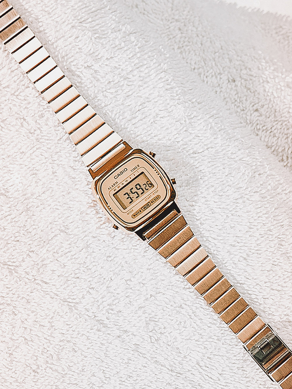CASIO LA670WEGA-9EF Collection women's watch 24mm 3 ATM