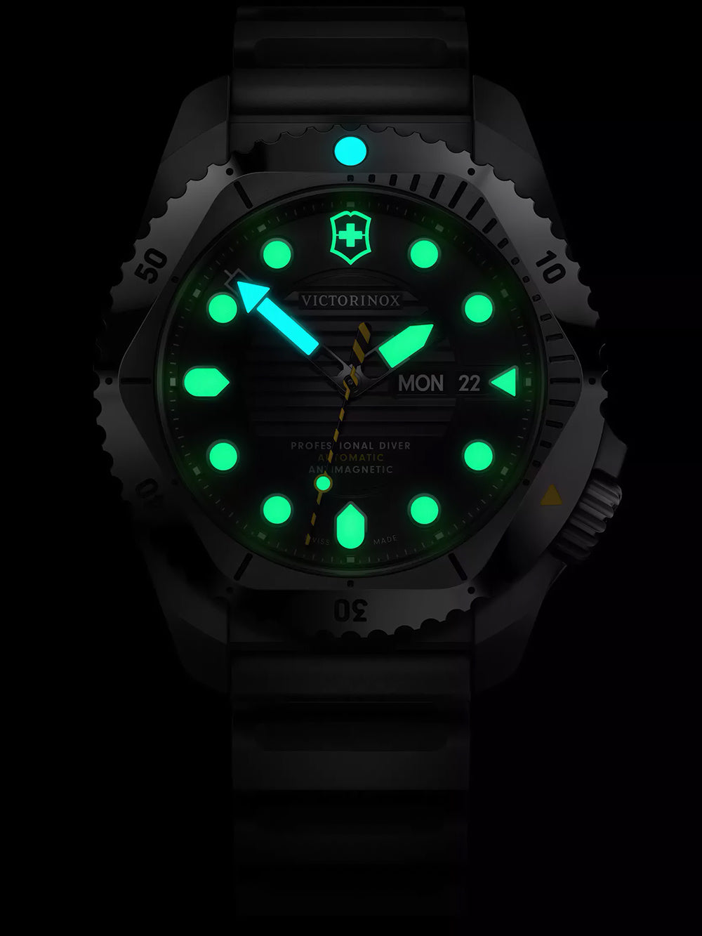 Victorinox 241994 men's watch Dive Pro Automatic 43mm 30ATM