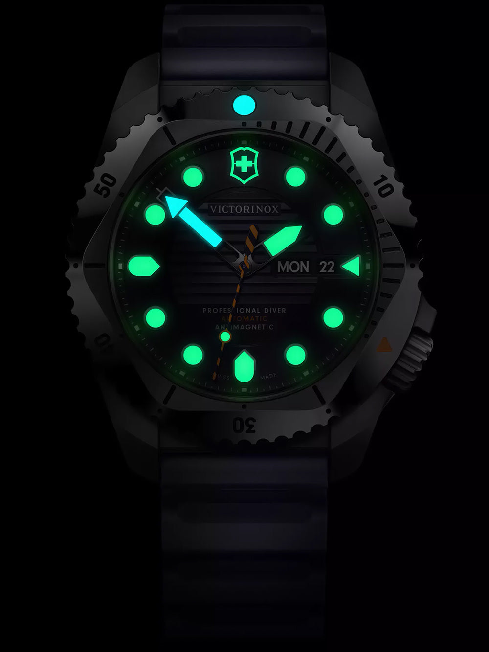 Victorinox 241995 men's watch Dive Pro Automatic 43mm 30ATM