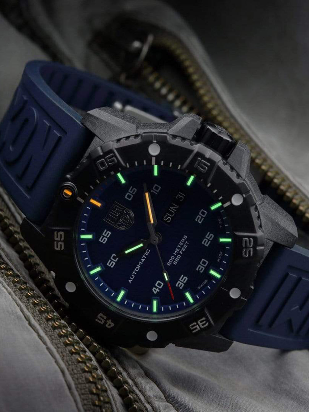 Luminox XS.3863 men's watch Master Carbon Seal Automatic 45mm 20ATM