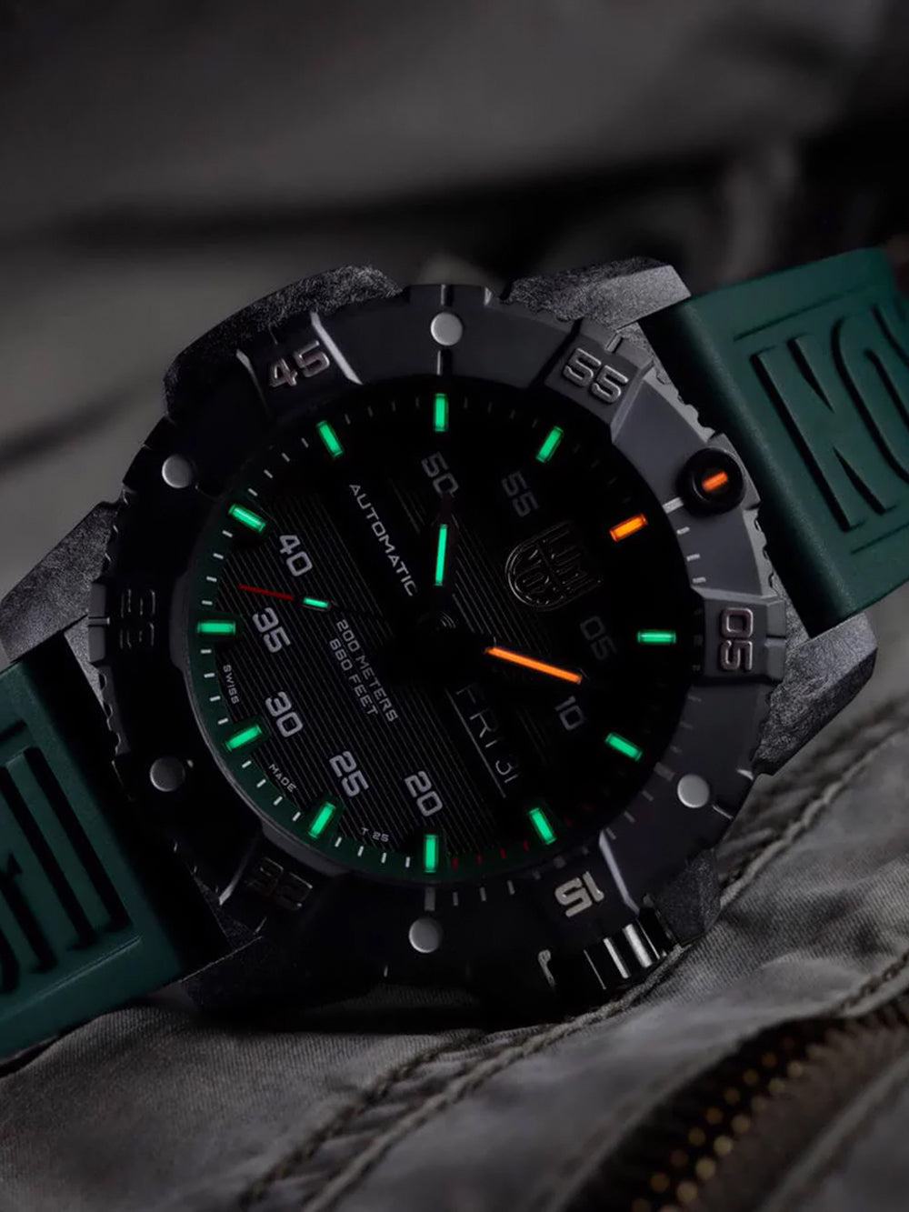 Luminox XS.3877 men's watch Master Carbon Seal Automatic 45mm 20ATM