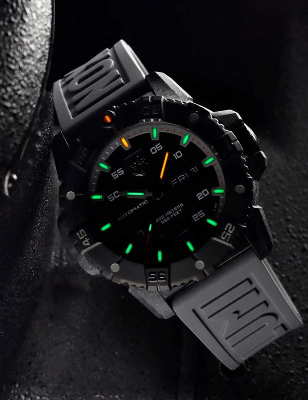 Luminox XS.3862 men's watch Master Carbon Seal Automatic 45mm 20ATM